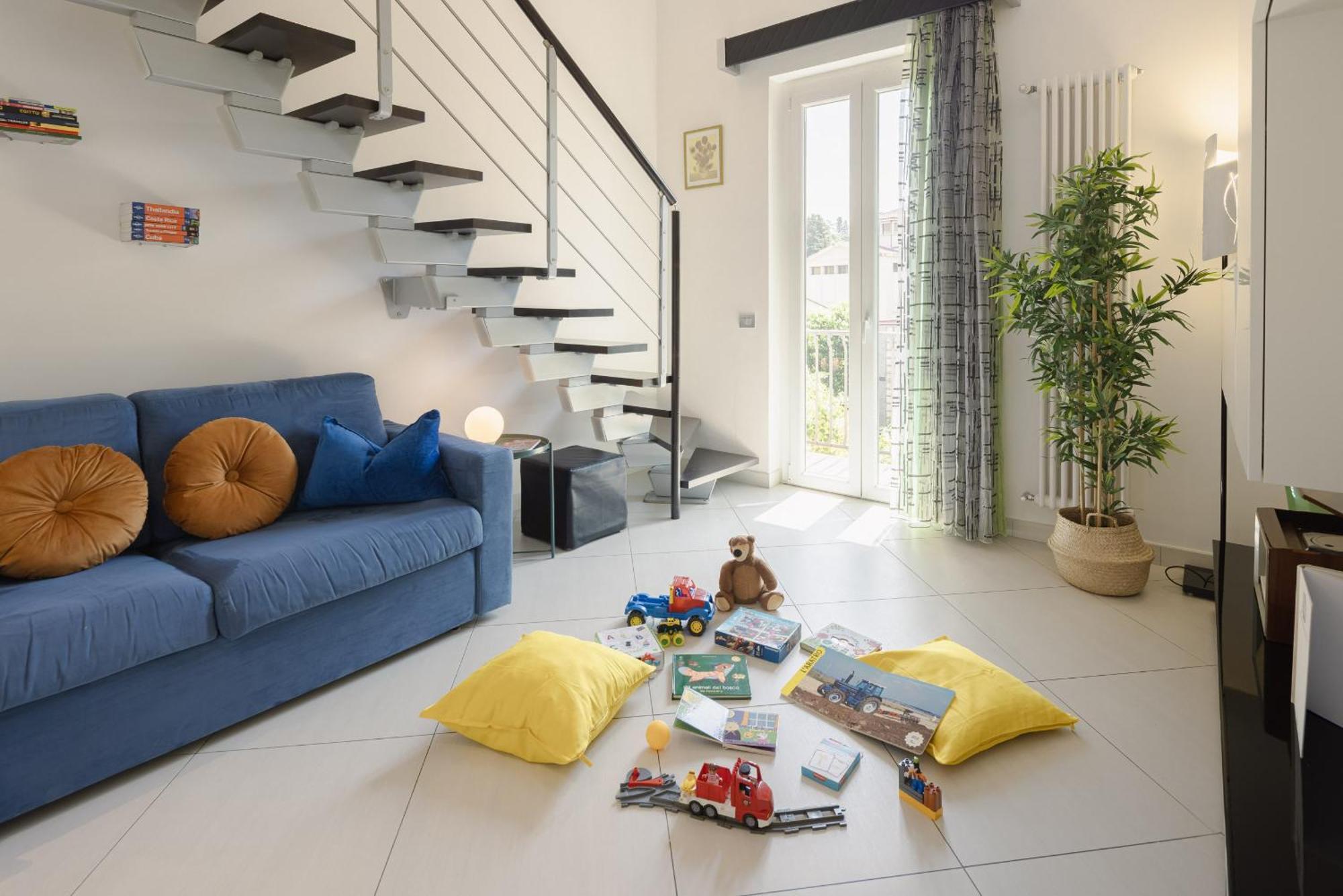 Apartment Your Family House In